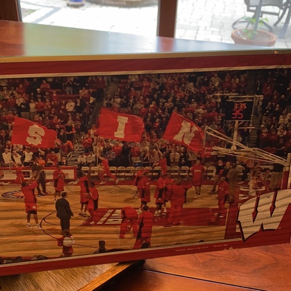 UW-Madison Big Ten Basketball sign - Picture 4 of 6